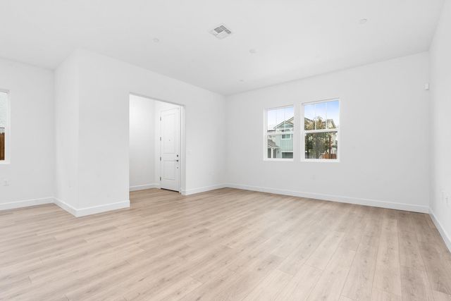 395 Peters Lane S, Madera, CA 93636