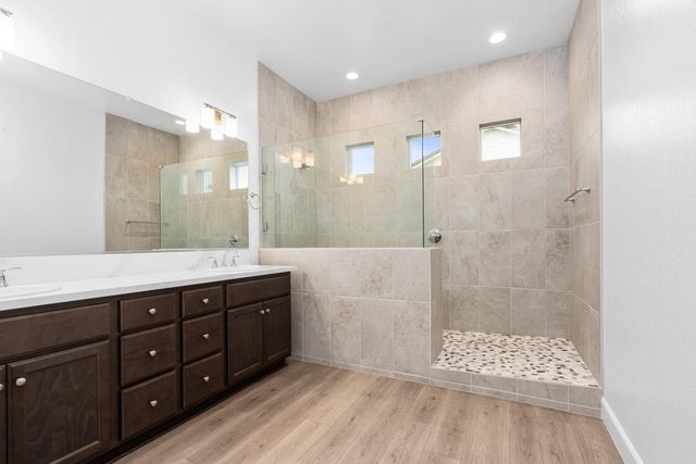 395 Peters Lane S, Madera, CA 93636