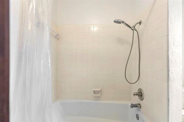 4404 Tamarisk Drive, Oklahoma City, OK 73120