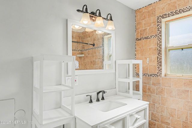 10640 HEMMING Road, Jacksonville, FL 32225