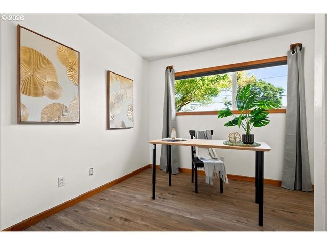 340 E GLOUCESTER St, Gladstone, OR 97027