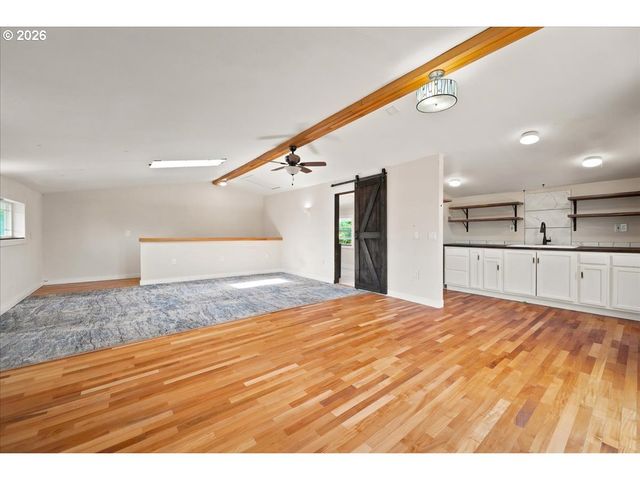 340 E GLOUCESTER St, Gladstone, OR 97027