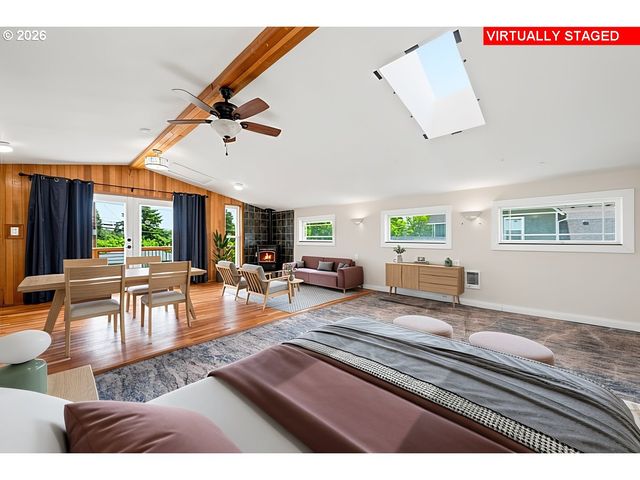 340 E GLOUCESTER St, Gladstone, OR 97027