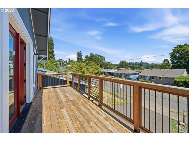 340 E GLOUCESTER St, Gladstone, OR 97027