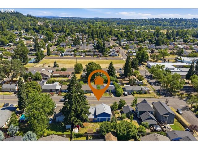 340 E GLOUCESTER St, Gladstone, OR 97027