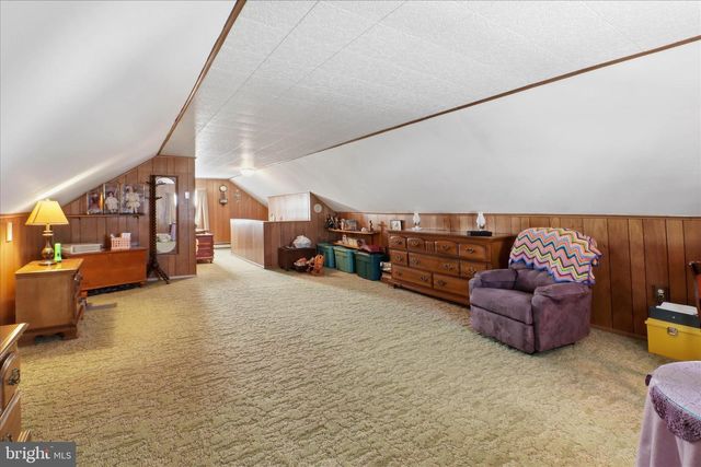 10 BETHANY RD, Ephrata, PA 17522