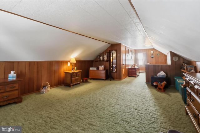 10 BETHANY RD, Ephrata, PA 17522