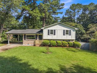 170 Peachtree Court, Riverdale, GA 30274