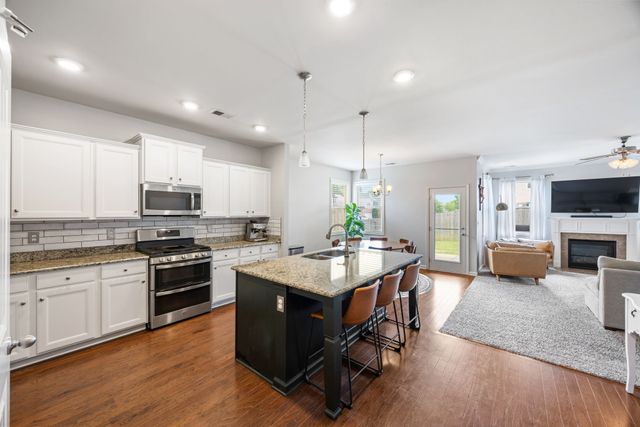 1079 Solomon Ln, Spring Hill, TN 37174