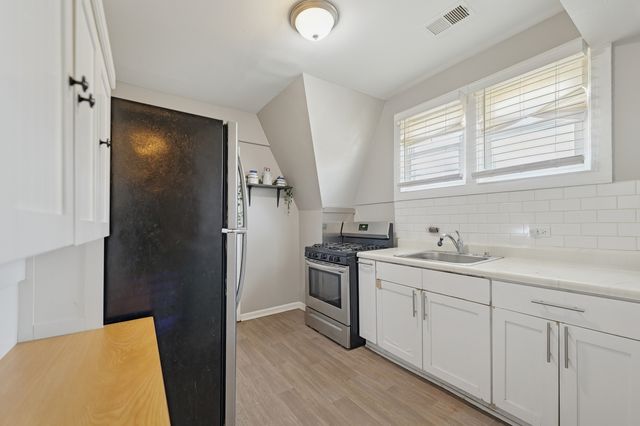 5459 W Walton Street, Chicago, IL 60651