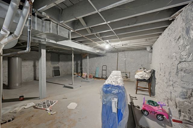 5459 W Walton Street, Chicago, IL 60651