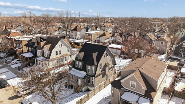 5459 W Walton Street, Chicago, IL 60651