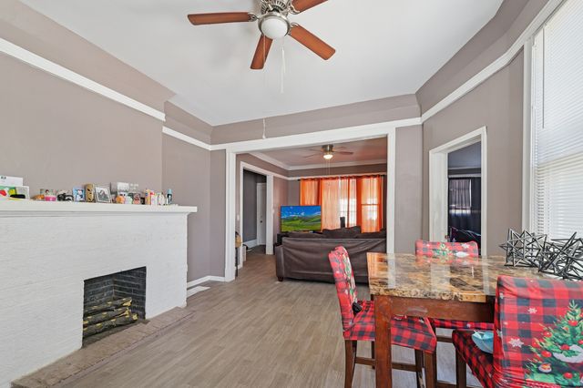 5459 W Walton Street, Chicago, IL 60651