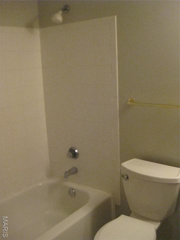 7507 Triwoods Drive D, Shrewsbury, MO 63119