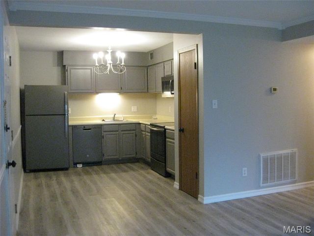 7507 Triwoods Drive D, Shrewsbury, MO 63119