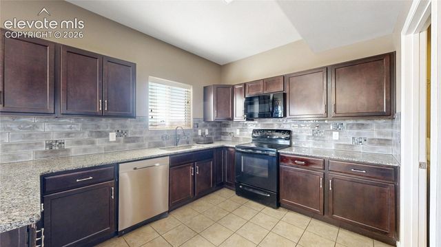 980 W El Nido Drive, Pueblo, CO 81007