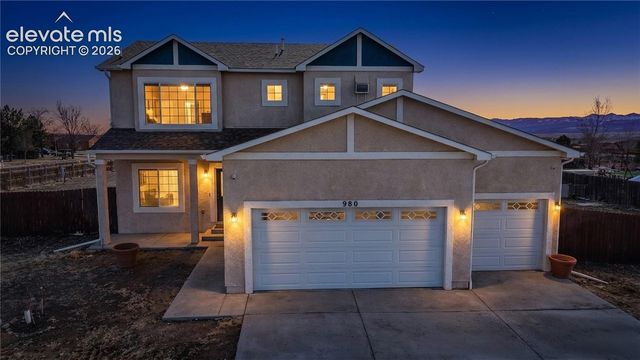 980 W El Nido Drive, Pueblo, CO 81007