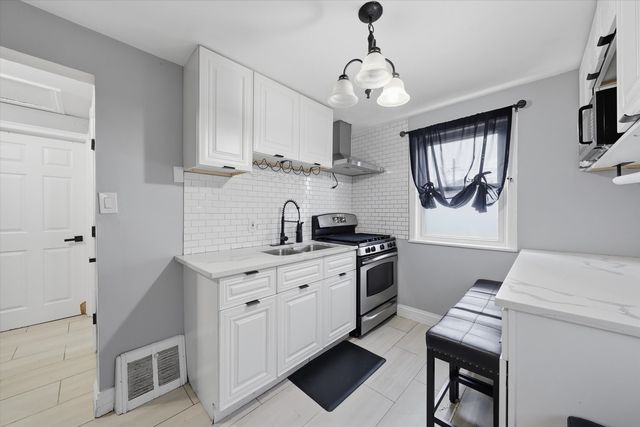 6548 S Kedvale Avenue, Chicago, IL 60629