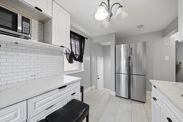 6548 S Kedvale Avenue, Chicago, IL 60629
