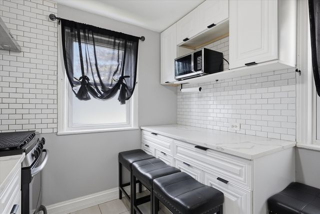 6548 S Kedvale Avenue, Chicago, IL 60629