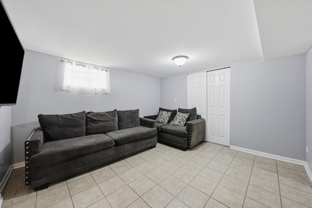 6548 S Kedvale Avenue, Chicago, IL 60629