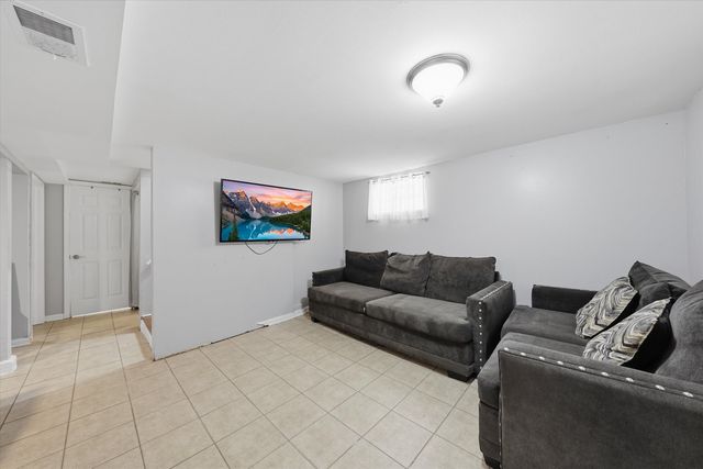6548 S Kedvale Avenue, Chicago, IL 60629