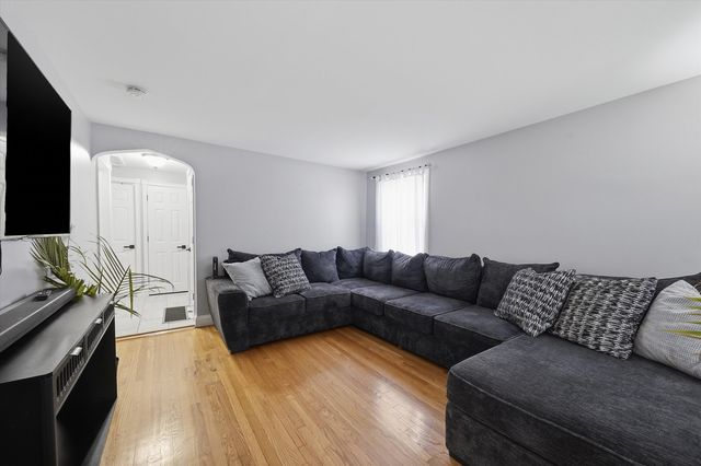 6548 S Kedvale Avenue, Chicago, IL 60629