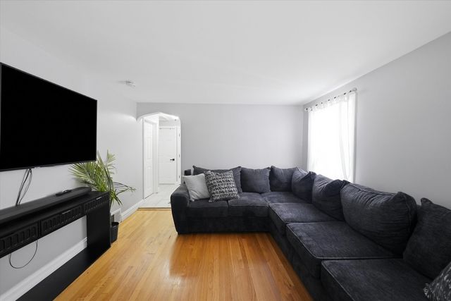 6548 S Kedvale Avenue, Chicago, IL 60629