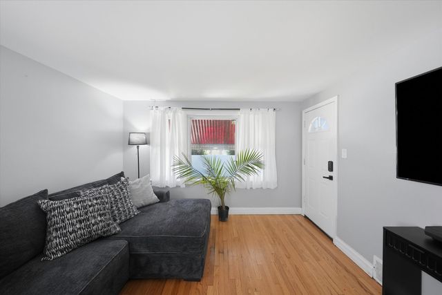 6548 S Kedvale Avenue, Chicago, IL 60629