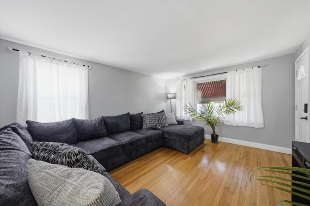 6548 S Kedvale Avenue, Chicago, IL 60629
