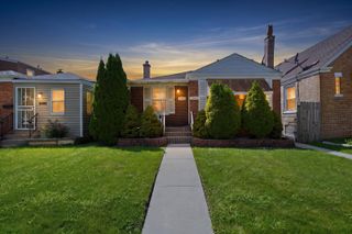 6548 S Kedvale Avenue, Chicago, IL 60629