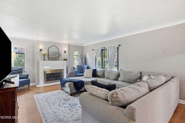 2718 Barrington Drive, Toledo, OH 43606