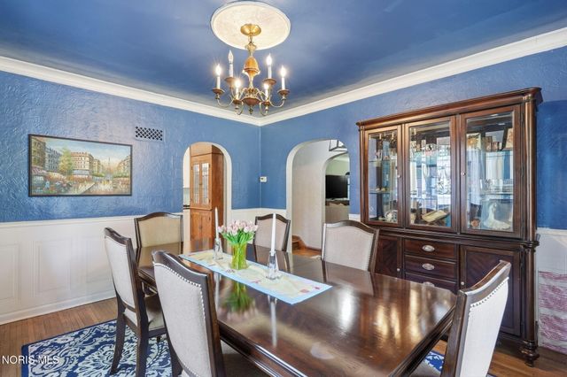 2718 Barrington Drive, Toledo, OH 43606
