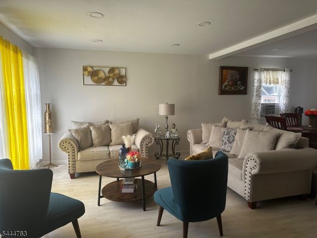 35 Montclair Ave, Clifton City, NJ 07011