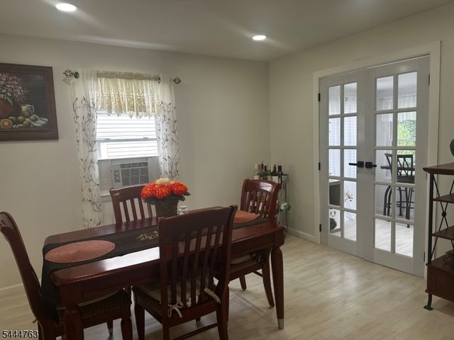 35 Montclair Ave, Clifton City, NJ 07011