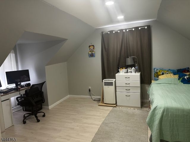 35 Montclair Ave, Clifton City, NJ 07011