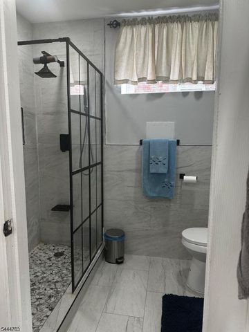 35 Montclair Ave, Clifton City, NJ 07011