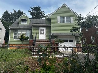 35 Montclair Ave, Clifton City, NJ 07011