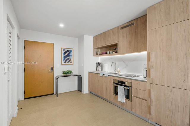 11 NE 6th St 1611, Miami, FL 33132