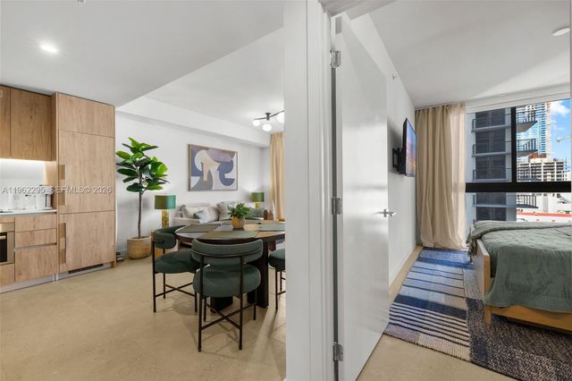 11 NE 6th St 1611, Miami, FL 33132