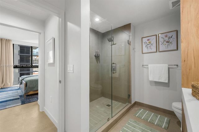 11 NE 6th St 1611, Miami, FL 33132