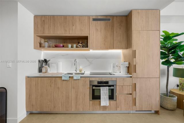 11 NE 6th St 1611, Miami, FL 33132