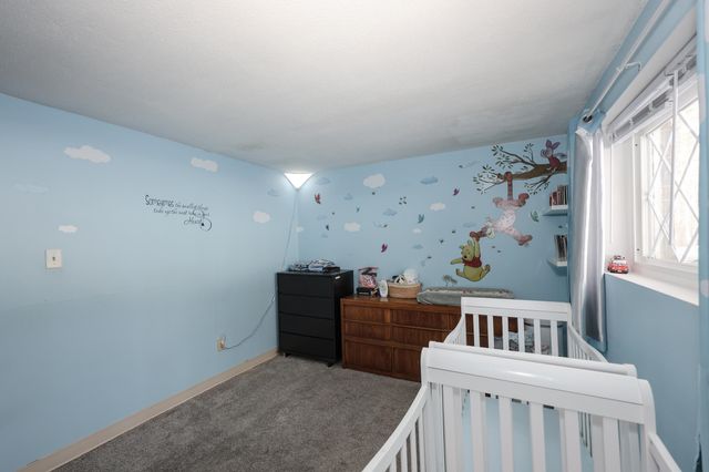 13 Silvestri Cir Unit 7, Derry, NH 03038