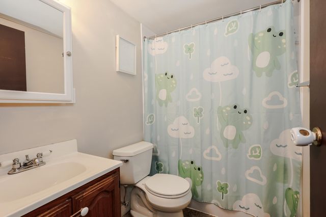 13 Silvestri Cir Unit 7, Derry, NH 03038