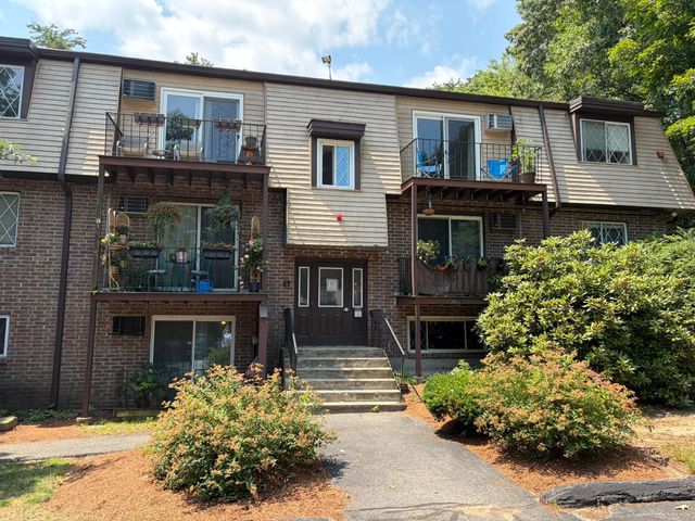 13 Silvestri Cir Unit 7, Derry, NH 03038