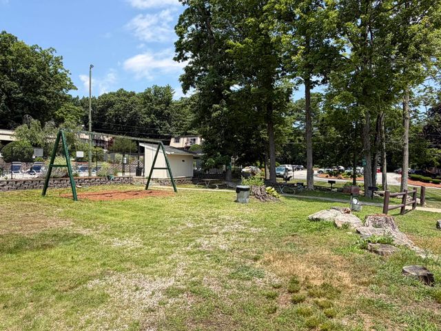 13 Silvestri Cir Unit 7, Derry, NH 03038