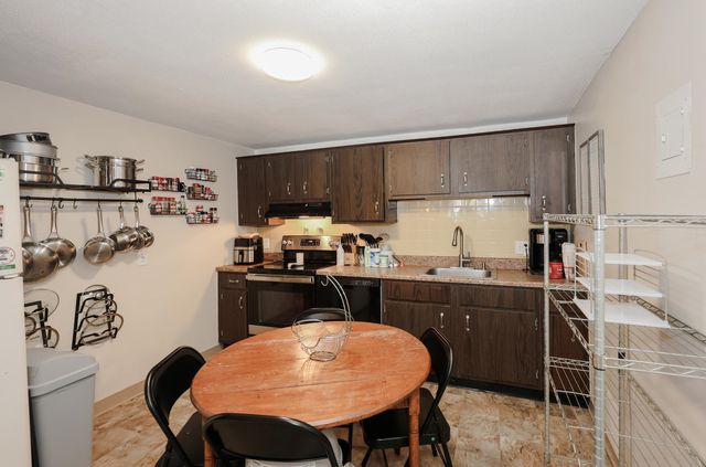 13 Silvestri Cir Unit 7, Derry, NH 03038