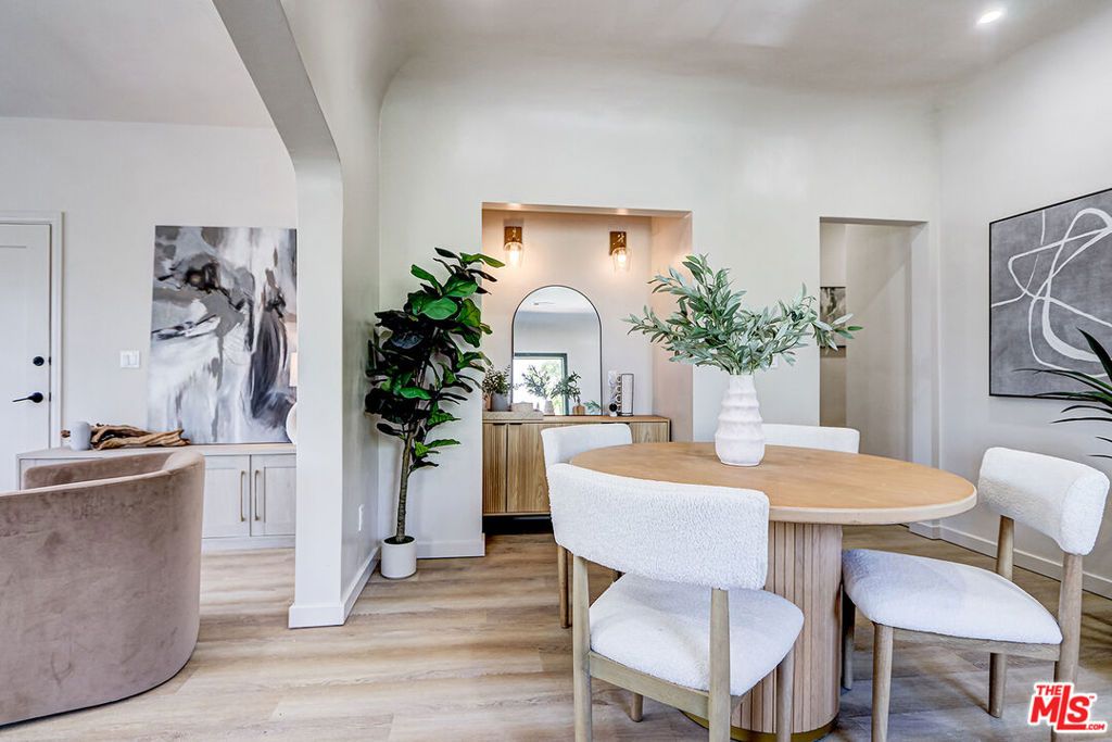 Image 14 of property listing at 1801 1/2 S Sycamore Avenue, Los Angeles, CA 90019