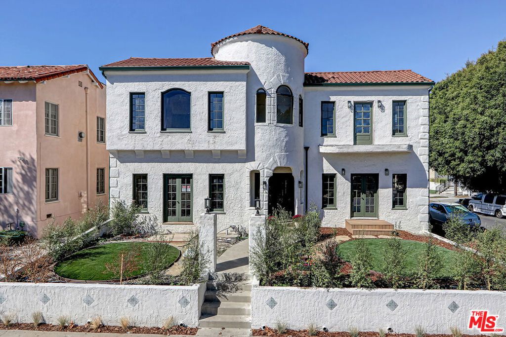 Image 2 of property listing at 1801 1/2 S Sycamore Avenue, Los Angeles, CA 90019