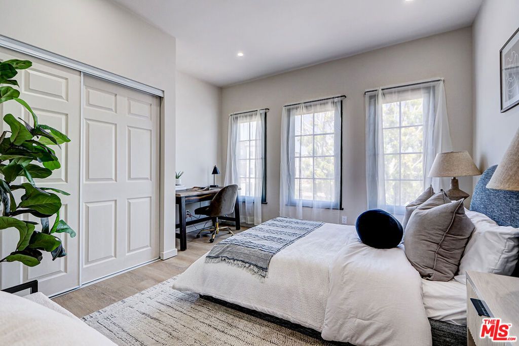 Image 21 of property listing at 1801 1/2 S Sycamore Avenue, Los Angeles, CA 90019